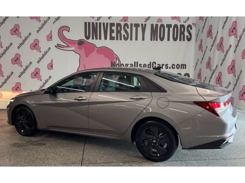 Used 2022 Hyundai Elantra SEL w/ Convenience Package FWD image 13