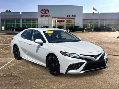 Used 2024 Toyota Camry XSE FWD image 7