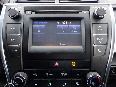 Used 2017 Toyota Camry SE image 16