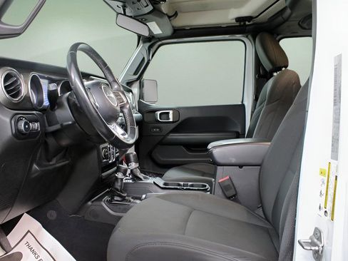 Used 2019 Jeep Wrangler Unlimited Sahara w/ Safety Group image 18