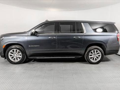 Used 2021 Chevrolet Suburban Premier w/ Premium Package RWD image 3