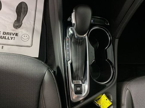 Used 2023 Buick Encore GX Select w/ Sport Touring Package FWD image 19