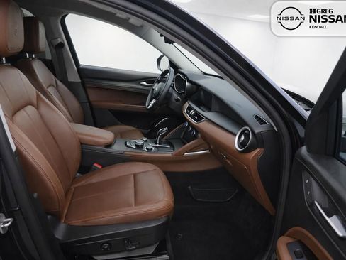 Used 2020 Alfa Romeo Stelvio AWD w/ Cold Weather Package image 10
