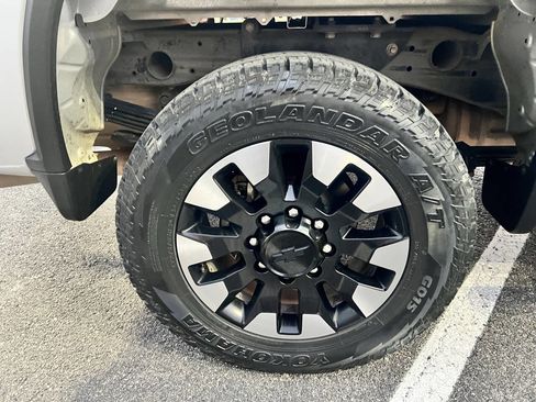 Used 2020 Chevrolet Silverado 2500 Custom w/ Custom Value Package image 47