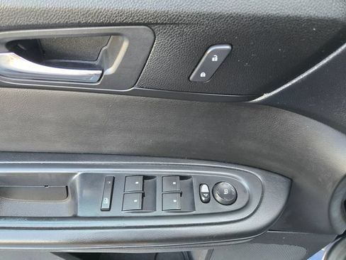 Used 2013 GMC Acadia SLE AWD/4WD image 12