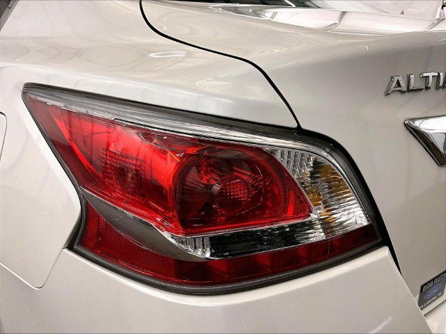 Used 2015 Nissan Altima 2.5 S w/ Power Driver Seat Package FWD image 29