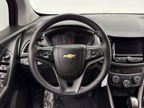 Used 2021 Chevrolet Trax LT AWD/4WD image 21