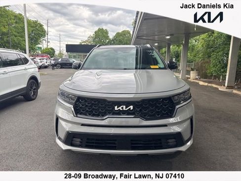 Certified 2022 Kia Sorento SX AWD/4WD image 1