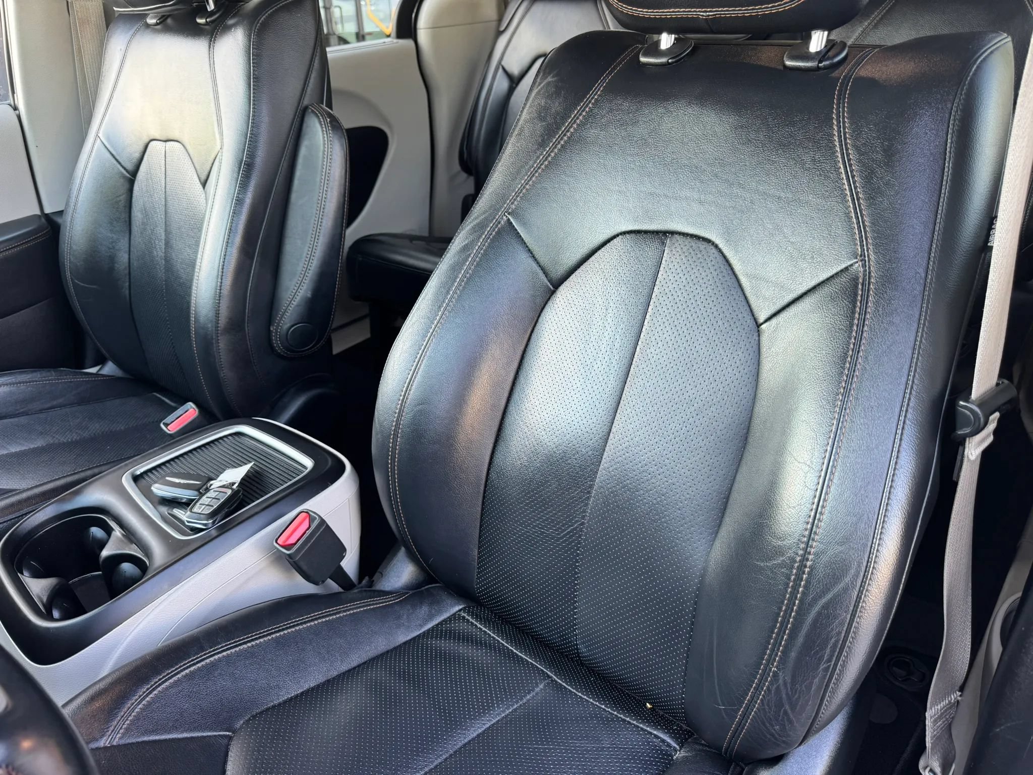 Used 2017 Chrysler Pacifica Touring-L Plus FWD image 19