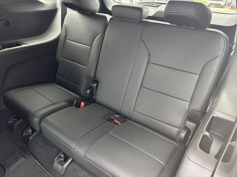 New 2026 Chevrolet Traverse LT w/ Midnight/Sport Edition AWD/4WD image 17