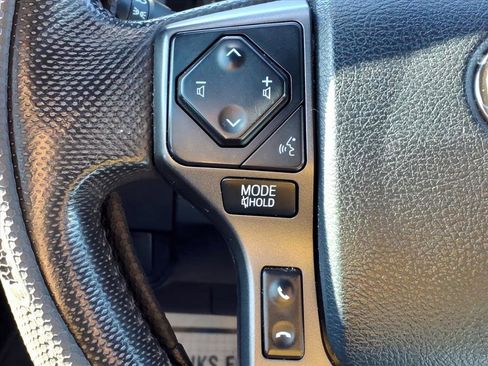 Used 2020 Toyota Tacoma TRD Sport image 21