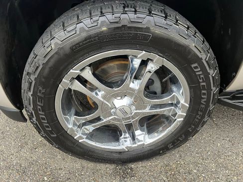 Used 2007 Chevrolet Tahoe LTZ w/ LTZ Preferred Equipment Group image 12