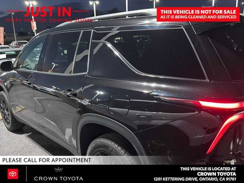 Used 2024 Chevrolet Traverse LT w/ Midnight/Sport Edition FWD image 6
