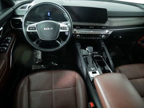 Certified 2024 Kia Telluride EX w/ EX Captain's Chair Package AWD/4WD image 23