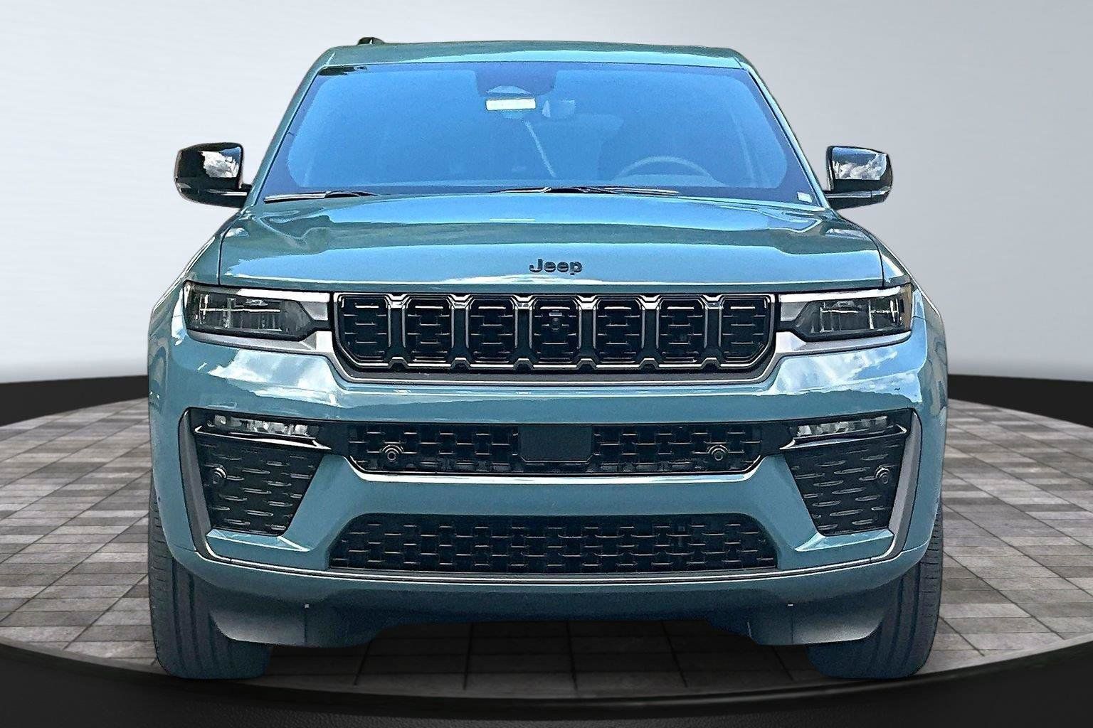 New 2027 Jeep Grand Cherokee Limited AWD/4WD image 2