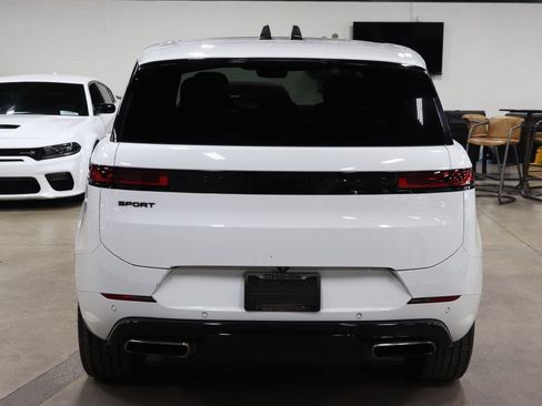 Used 2024 Land Rover Range Rover Sport Dynamic SE AWD/4WD image 4