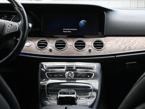 Used 2017 Mercedes-Benz E 300 image 10