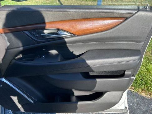 Used 2020 Cadillac Escalade ESV Luxury image 16