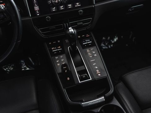 Used 2022 Porsche Macan S AWD/4WD image 12