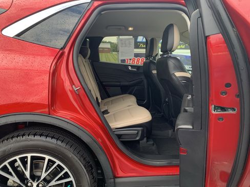 Used 2022 Ford Escape SEL w/ Class II Trailer Tow Package image 27