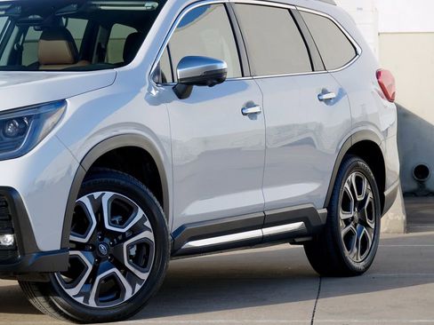 Used 2023 Subaru Ascent Touring image 22