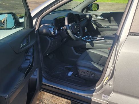 New 2026 Chevrolet Equinox LT w/ Convenience Package II FWD image 18