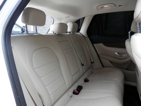 Used 2022 Mercedes-Benz GLC 300 4MATIC image 35