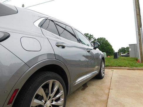 Used 2021 Buick Envision Avenir w/ Technology Package II FWD image 17