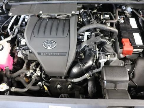 Used 2024 Toyota Highlander XLE AWD/4WD image 27