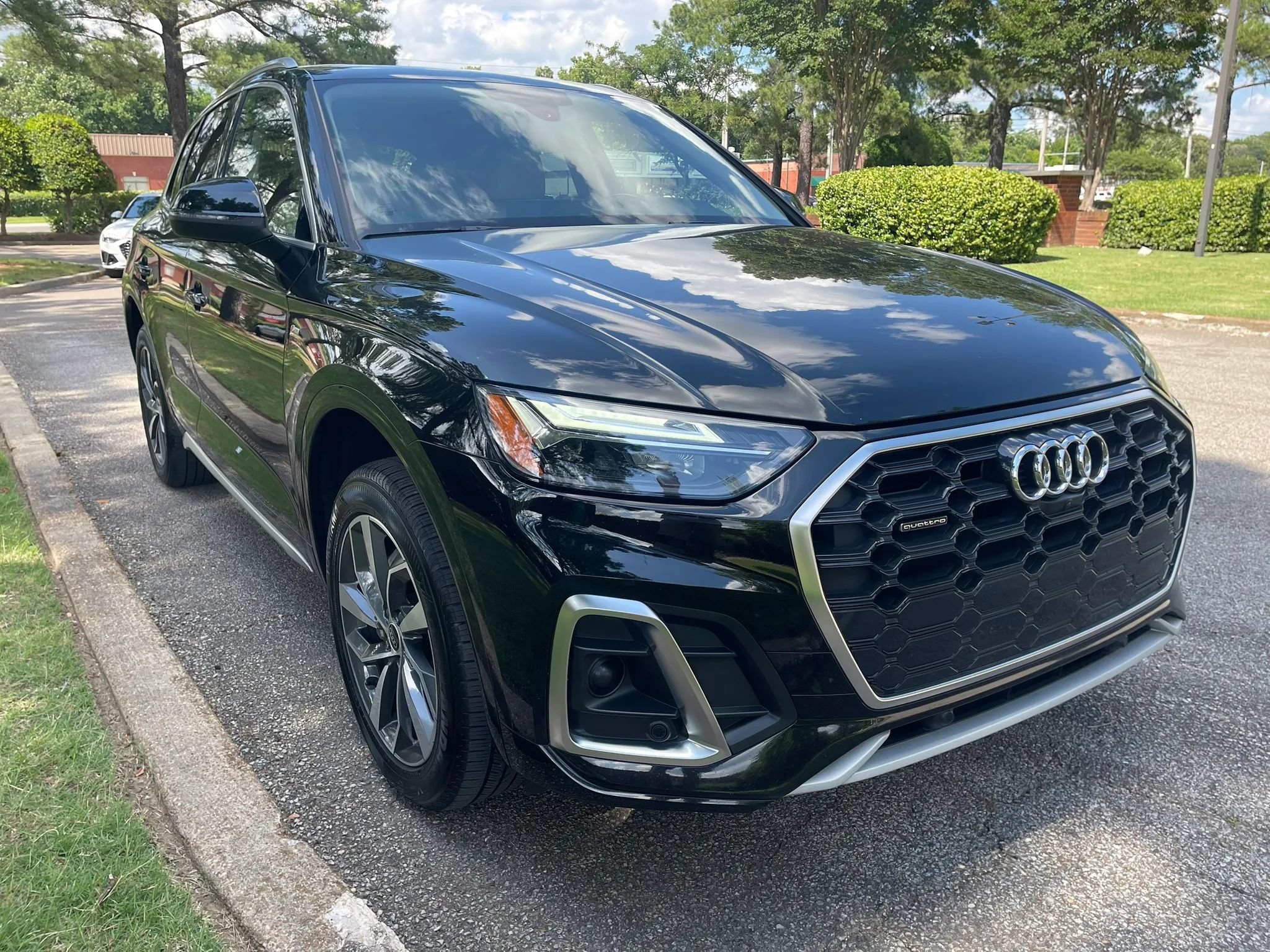 Used 2023 Audi Q5 2.0T Premium Plus w/ Premium Plus Package AWD/4WD image 7