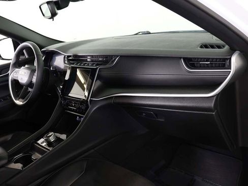 Used 2023 Jeep Grand Cherokee L Altitude image 28