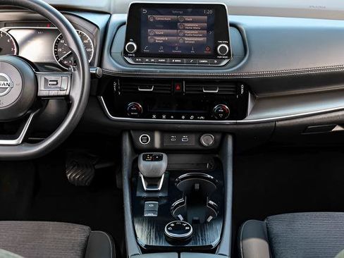 Certified 2021 Nissan Rogue SV image 11