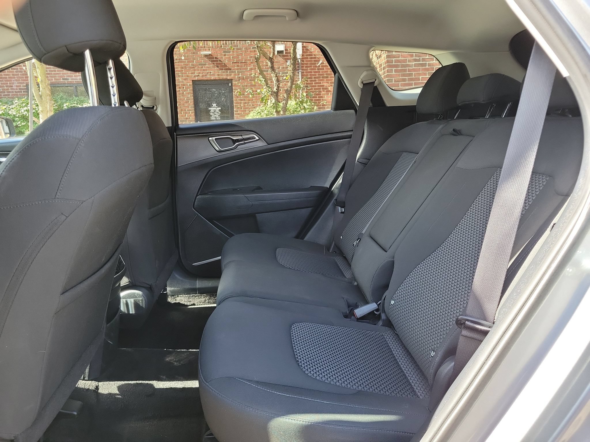 Used 2025 Kia Sportage LX FWD image 20