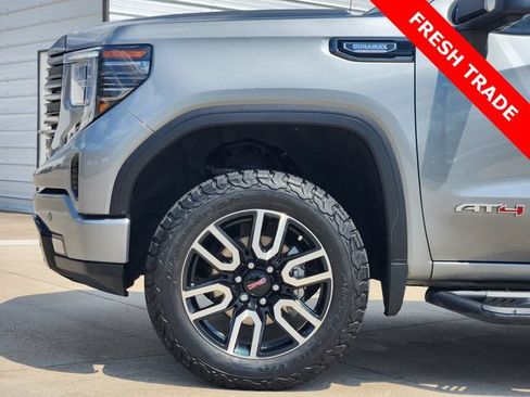 Used 2023 GMC Sierra 1500 AT4 w/ AT4 Premium Package AWD/4WD image 8