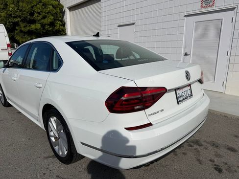 Used 2018 Volkswagen Passat 2.0T SE w/ SE Lighting Package image 4