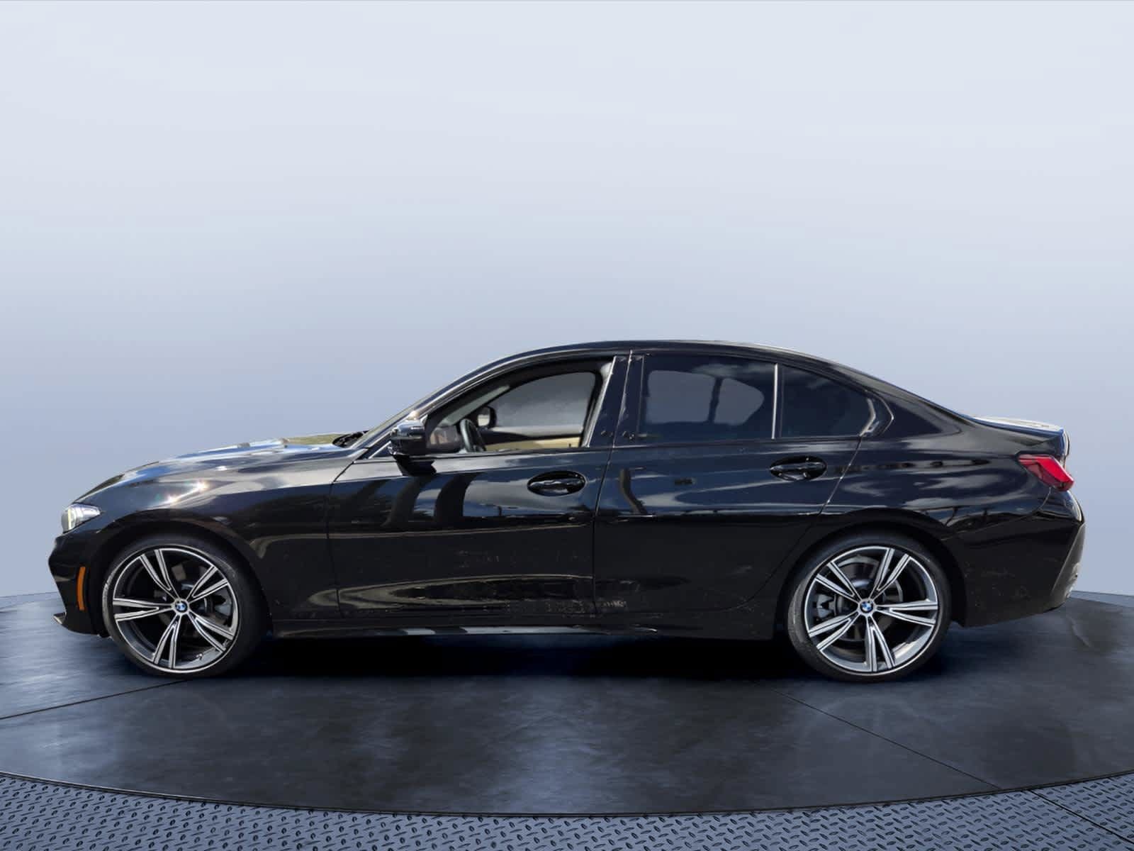 Used 2023 BMW 330i Sedan w/ Premium Package RWD image 3