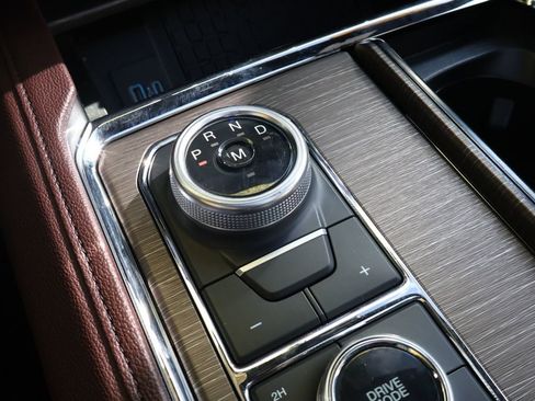 Used 2024 Ford Expedition Limited image 20