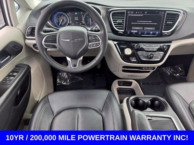 Used 2024 Chrysler Pacifica Touring-L FWD image 11