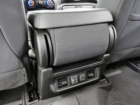 Used 2021 Chevrolet Silverado 1500 LT image 20