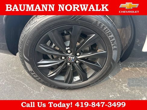 Used 2024 Buick Envista Sport Touring w/ Convenience I Package FWD image 9
