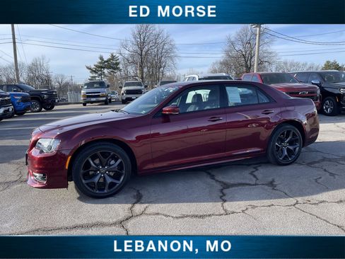 Used 2023 Chrysler 300 Touring L image 10
