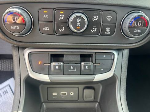 Used 2023 GMC Terrain SLE w/ Driver Convenience Package AWD/4WD image 28