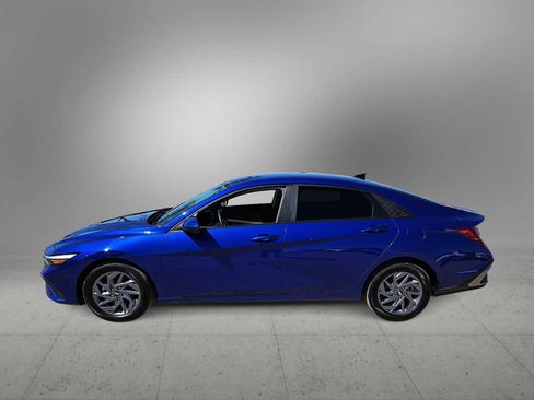 Used 2024 Hyundai Elantra SEL image 5