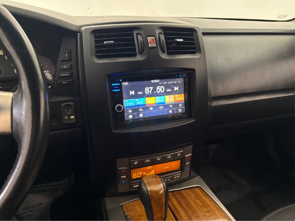 Used 2004 Cadillac XLR RWD image 39