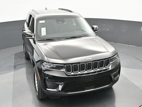 Used 2024 Jeep Grand Cherokee Laredo w/ Trailer Tow Package image 43