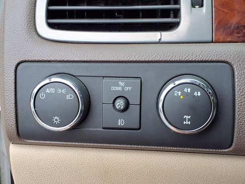 Used 2010 GMC Sierra 3500 SLT w/ SLT Convenience Package image 14