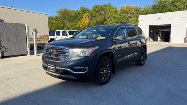 Used 2019 GMC Acadia SLT AWD/4WD image 1