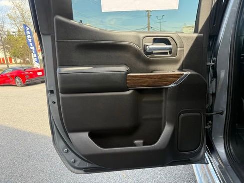 Used 2020 Chevrolet Silverado 1500 High Country w/ Technology Package image 38