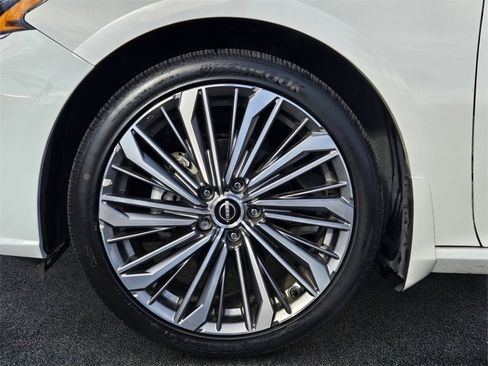 Used 2024 Nissan Altima 2.5 SL image 5