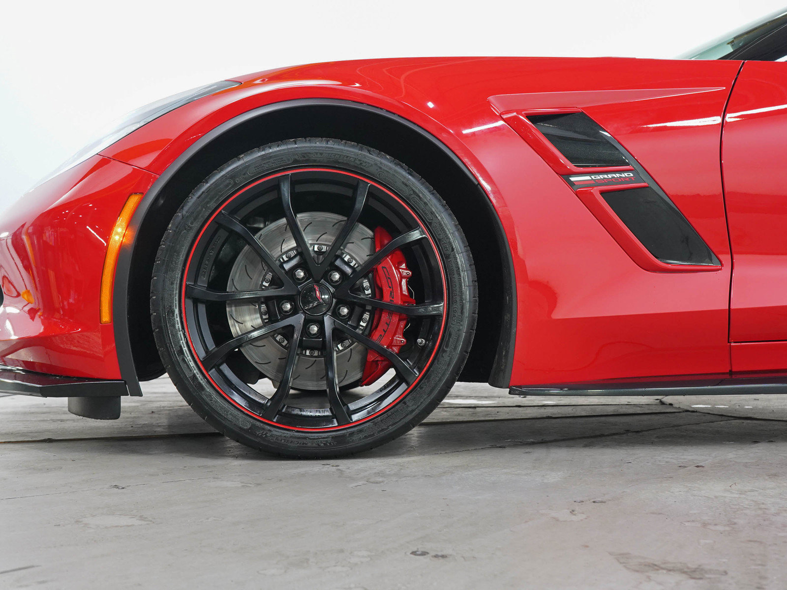 Used 2019 Chevrolet Corvette Grand Sport RWD image 36